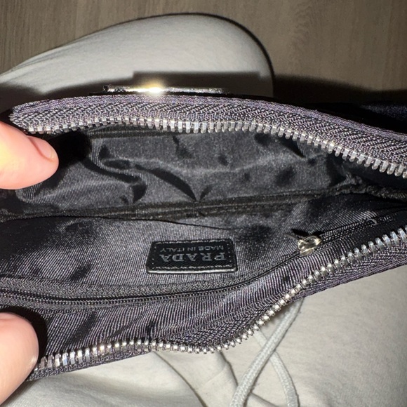 Prada Re-Edition 2005 Re-Nylon bag - Picture 9 of 9